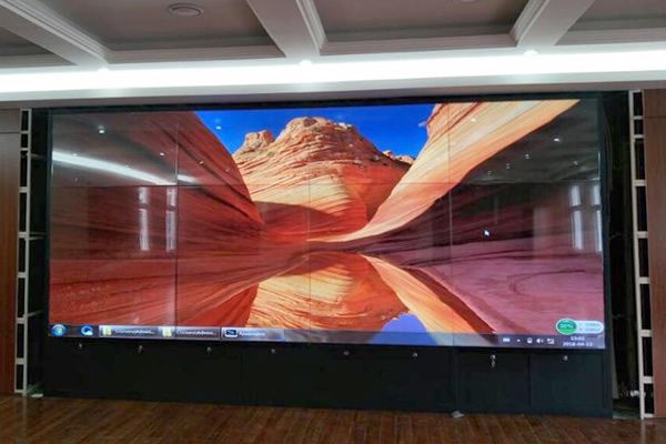 无缝拼接屏有缝隙吗