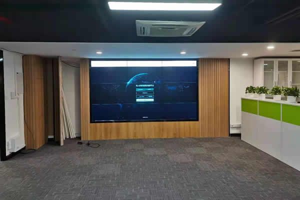 液晶拼接屏与OCB小间距LED显示屏有什么区别？