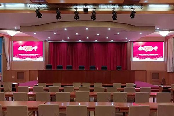 小间距LED显示屏与无缝拼接屏区别在哪里？