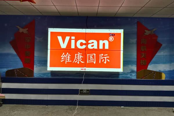 拼接屏只显示一个大屏幕图像是如何实现的？