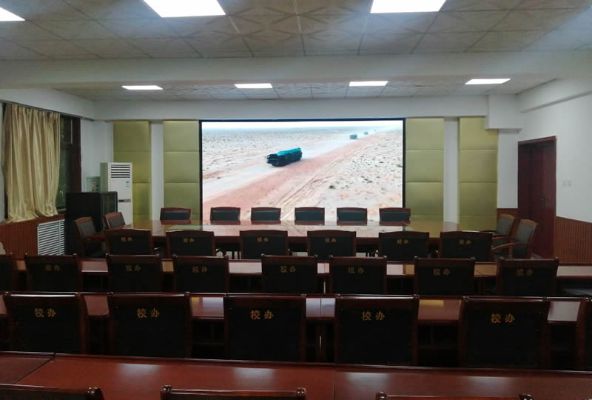 小间距LED显示屏和无缝液晶拼接屏的区别在哪里？