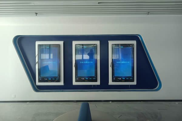 办公室显示大屏使用会议一体机好，还是拼接屏好？