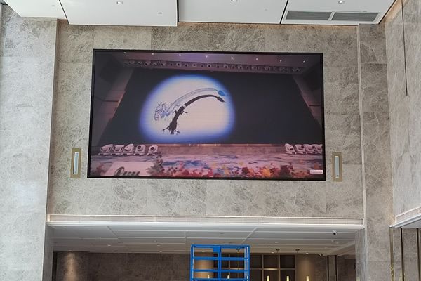 COB小间距LED显示屏哪家好，要怎么选择？