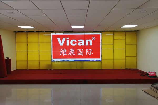 投影仪和拼接屏有什么区别，优缺点有哪些