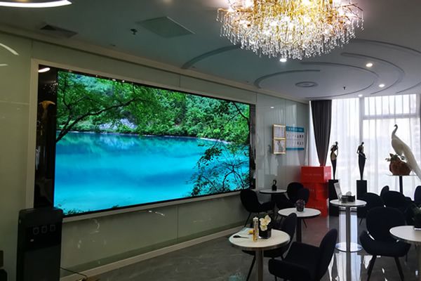 LED显示屏可以当家庭电视使用吗，用哪种规格型号的好？