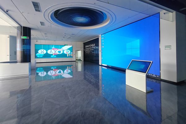 艺术馆LED大屏幕播放电影一般需要4k还是1080的？