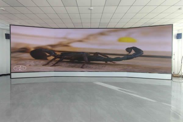 酒店大厅用LED显示屏还是液晶拼接屏好？