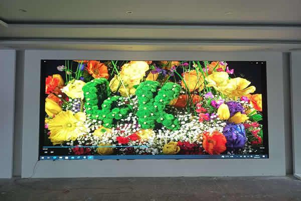 会议室使用P1.25和P1.53COB显示屏的区别大吗？