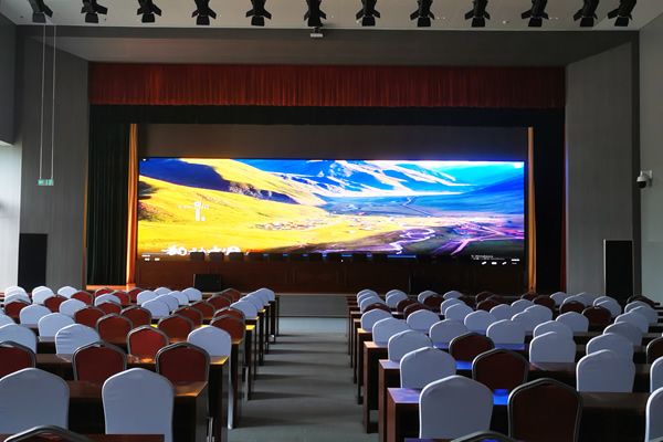 P0.9、P1.25、P1.53、P1.86、P2 LED显示屏的合适观看距离是多少？