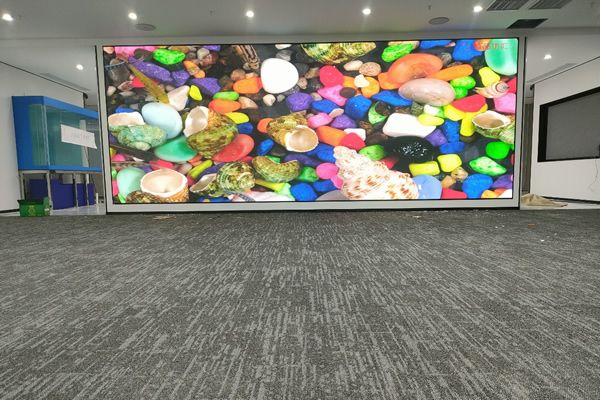 会议室智能大屏有哪种好，做多大尺寸？