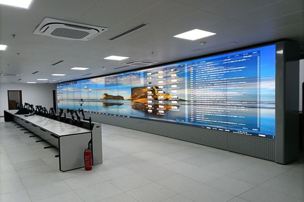 指挥中心大屏选型指南：小间距LED显示屏VS液晶拼接屏，到底怎么?。?><span id=